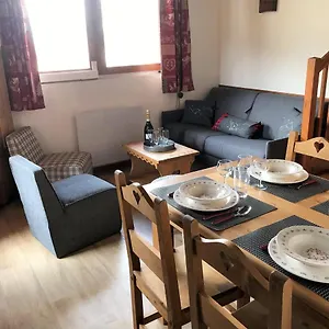  Appartement Les Gets, 1 Pièce, 4 Personnes - Fr-1-454-27
