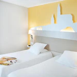 saint-sauveur.midi-pyreneeshotels.com/